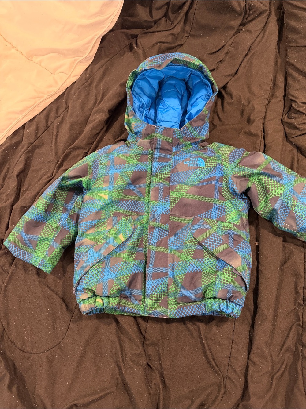 The North Face Kids Blue & Green Patterned Hooded Puffer Jacket toddler 2t